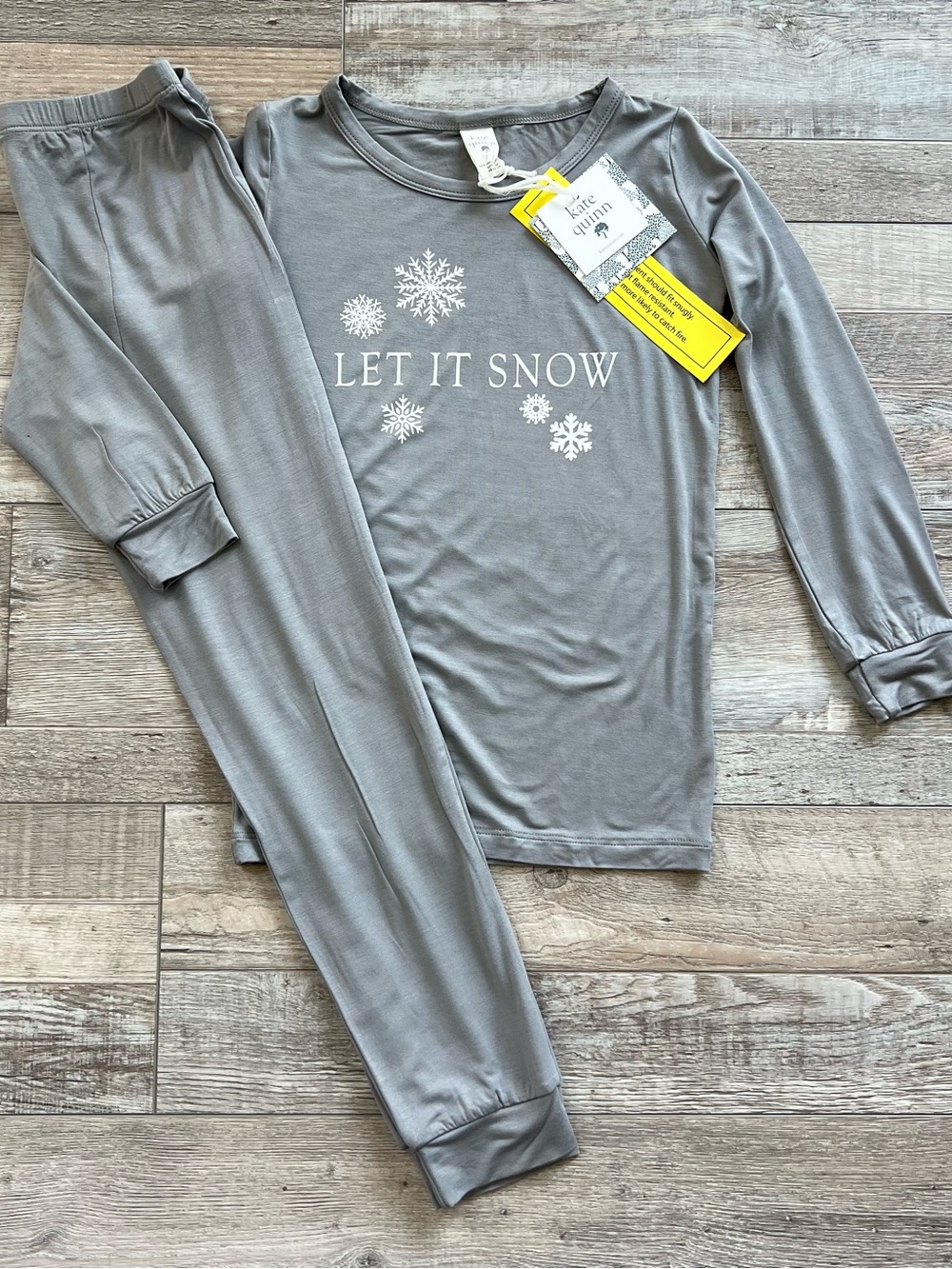 NWT Kate Quinn Bamboo Grey Let It Snow Pajama Set Size 7